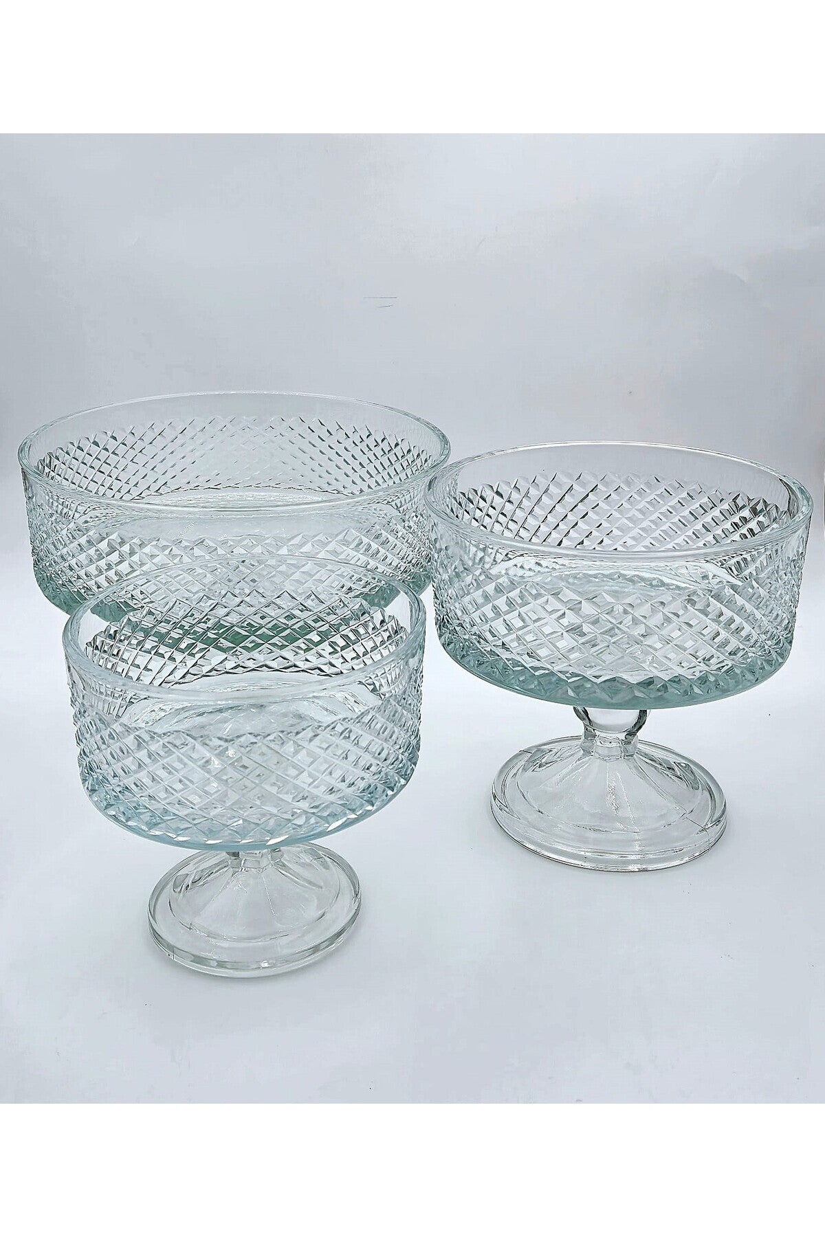 El Yapımı Kristal Dekoratif Karizma Desenli Şeffaf 25-19-16 Cm Sunumluk Ayaklı Kase Set 3'lü