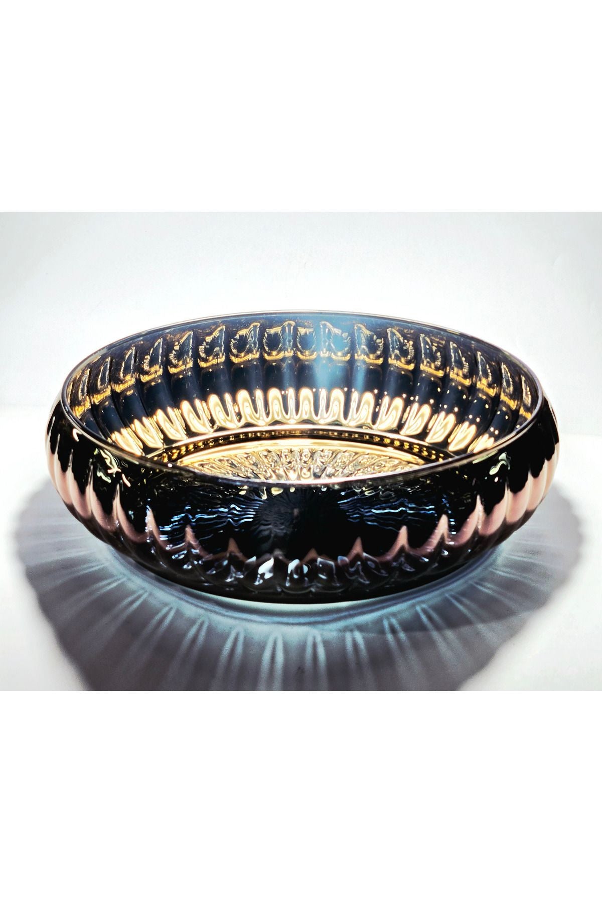 El Yapımı Titanyum Kaplama Bakır Renk Dekoratif Sunumluk Meyvelik Kase