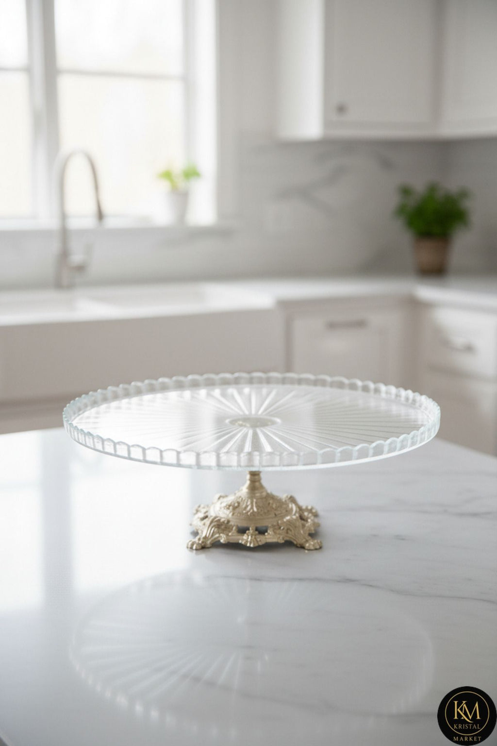 El Yapımı Kristal Beyaz Gold Detaylı Vertical Desenli Ayaklı Dekoratif Sunumluk Ayaklı Kase