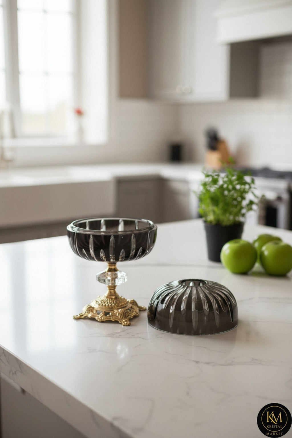 El Yapımı Kesme Kristal Gold Ayaklı Dekoratif Sunumluk Kapalı Peçetelik Mumluk