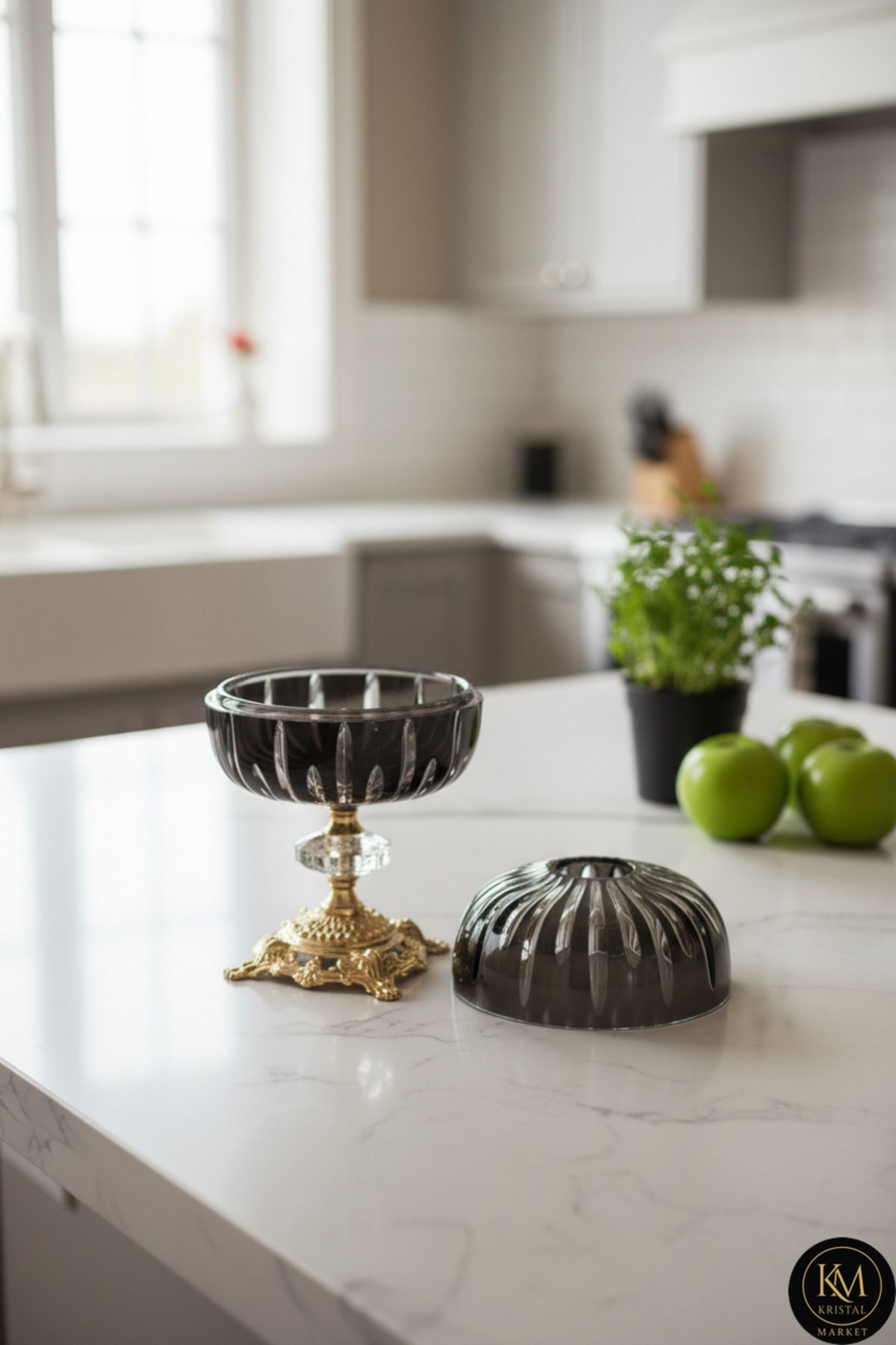 El Yapımı Kesme Kristal Gold Ayaklı Dekoratif Sunumluk Kapalı Peçetelik Mumluk