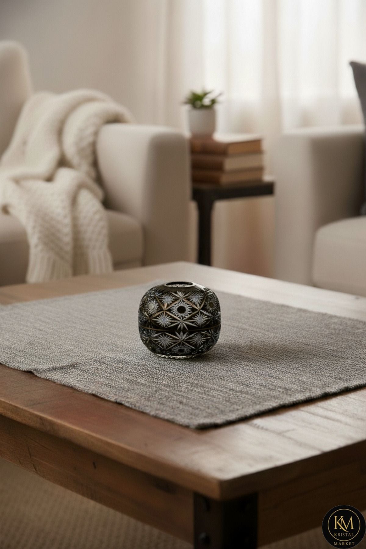 El Yapımı Kristal Avangart Vizyon Desenli Dekoratif Sunumluk Kapaklı Peçetelik Mumluk Ürün ana görseli