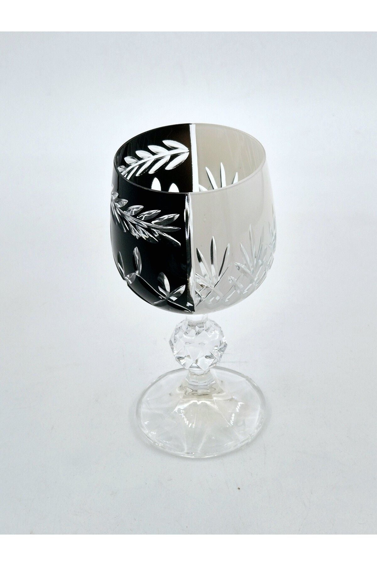 Bohemia Kristal Çift Renk Siyah Beyaz Kadeh Mixed Color Model Ürün ikincil görseli